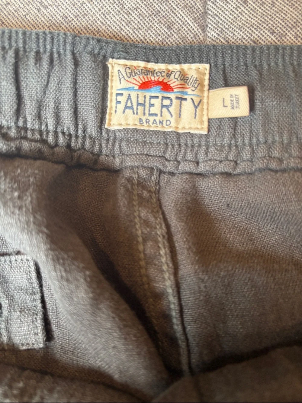 Faherty Men's Relaxed Linen-Blend Drawstring Shorts in Charcoal